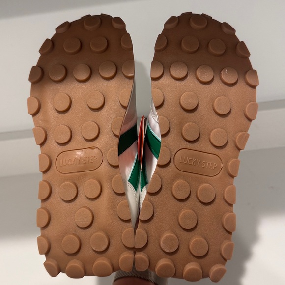 Lucky Step Brand White and Green Athletic Shoes- size 7.5 - Picture 5 of 6